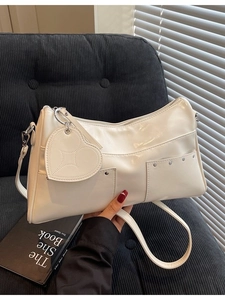 Fashion Women PU Patent Leather Shoulder Bag Heart Charm Rivet Decor Large Capacity Underarm Crossbody Bag Commuter Tote Bag