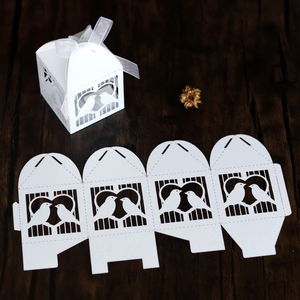 Boîte cadeau mariage découpée au laser motif oiseaux avec ruban blanc élégant