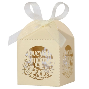 Boîte cadeau crème découpée au laser 'love you mom' avec fleurs et ruban de soie