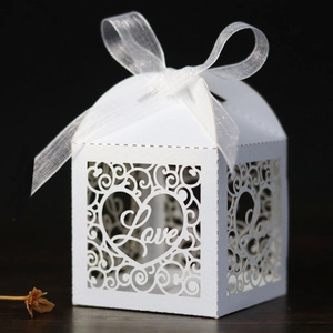 Laser Cut Love Heart Wedding Favor Candy Boxes With Ribbon Pearlescent Paper Gift Boxes For Party Valentine Ceremony Decor