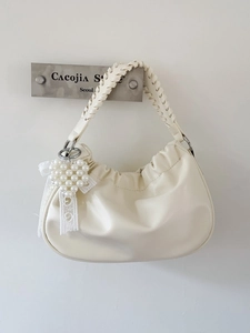 Women Pleated Cloud Bag PU Leather Dumpling Handbag With Woven Handle Artificial Pearl Heart Pendant Elegant Underarm Shoulder Bag