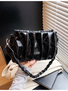 Women Pleated Cloud Crossbody Bag PU Leather Ruched Shoulder Bag With Chain Braided Handle Korean Niche Fashion Armpit Bag
