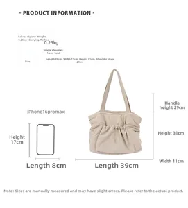 Detaillierte Größentabelle für Nylon-Tragetasche mit Maßen und Smartphone-Vergleich