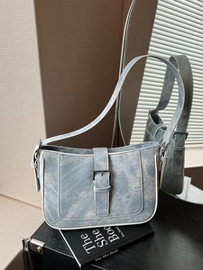 Vintage PU Leather Crescent Shoulder Bag For Women Contrast Stitching Metal Buckle Detail Trendy Underarm Daily Fashion Handbag