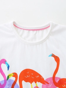 Maglietta da bambina in cotone bianco con stampa a fenicottero colorata e girocollo