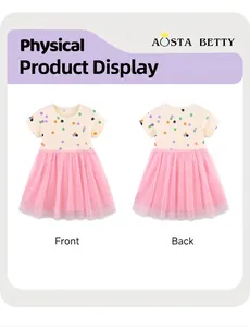 Dettaglio fronte e retro del vestito in tulle per bambina con stampa a pois colorati