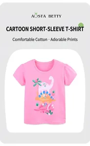 Détail de l'imprimé dinosaure mignon et coton doux sur le t-shirt rose pour fille