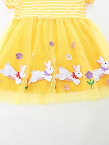 Robe princesse rayée pour filles avec broderie lapin et jupe en tulle jaune vif élégante