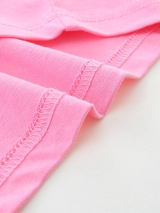 T-shirt rose pour filles avec coutures de qualité et tissu en maille de coton doux