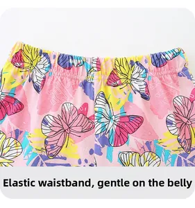 Détail du short fille imprimé papillons avec une taille élastique souple et confortable