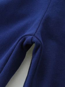 Short pour garçon bleu marine avec broderie requin et coutures détaillées en coton doux