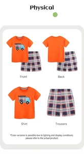 Dettaglio del set con maglia arancione e pantaloncini a quadri, fronte e retro