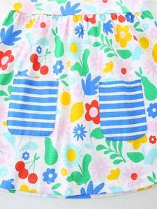 Robe en coton pour fille avec imprimés fleuris, fruits et poches rayées bleues