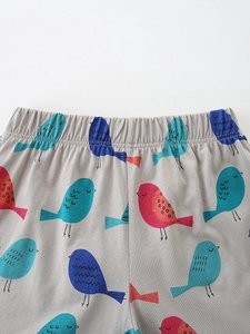 Kinder-Baumwollshorts mit elastischem Bund und bunten Cartoon-Vogelmotiven