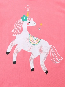 T-shirt rose en coton pour filles avec un motif de licorne blanche mignonne et fleurs