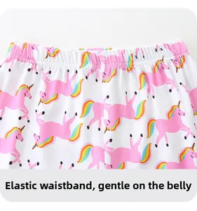 Détail de la taille élastique du pyjama pour filles avec imprimé licorne rose