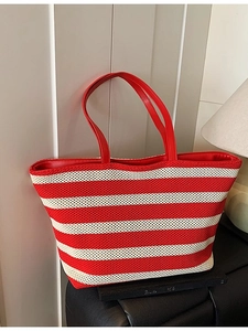 Grand sac cabas tissé à rayures rouges et blanches avec anses en cuir pour la plage