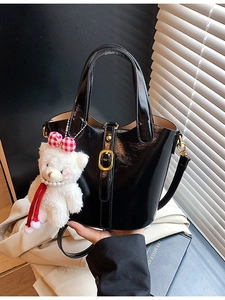 Dames Mode PU Leer Emmer Tas Grote Capaciteit Schouder Crossbody Tas Met Pluche Beer Hanger Stijlvolle Dagelijkse Handtas
