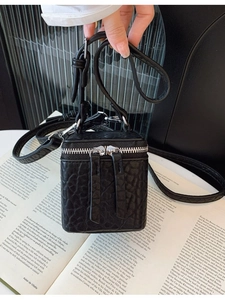 Minimalist PU Leather Box Crossbody Bag For Women Vintage Textured Mini Vanity Case Shoulder Bag Chain Fashion Daily Handbag