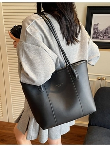 Minimalist black leather tote bag with Fashion Trend Baggu print for daily commuting