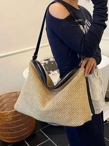 Grand sac cabas rétro en paille tressée avec lanières en cuir noir et fermeture éclair