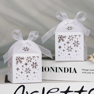 Boîte À Bonbons Flocon De Neige Évidée Découpe Laser Papier Perlé Coffret Cadeau Avec Ruban Pour Mariage Noël