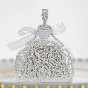 Elegante, lasergeschnittene silberne Glitzer-Geschenkbox mit Prinzessinnen-Silhouette