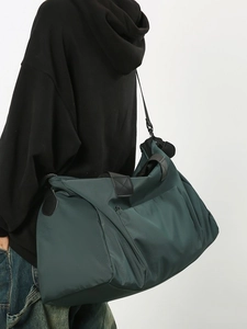 Sac de voyage vert foncé grande capacité en nylon imperméable avec bandoulière