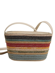 Sac bandoulière tissé à rayures arc-en-ciel avec une élégante sangle crème chic