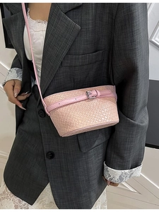 Borsa a Spalla Donna Trama Intrecciata Pelle PU Piccola Borsa a Tracolla Quadrata Con Fibbia in Metallo Ciondolo Cuore