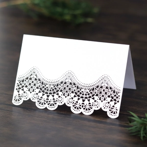 Laser Cut Place Cards Artificial Pearl Paper Hollow Lace Table Name Cards For Wedding Banquet Party Dinner Decoration Elegant Foldable Tent Cards