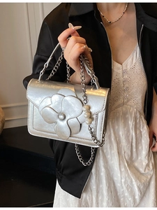Fashion Women 3D Flower Small Square Bag Elegant PU Leather Crossbody Bag With Artificial Pearl Metal Chain Shoulder Bag For Daily Party