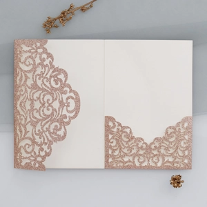 Laserschnitt-Einladungskarte in Roségold mit Glitzer und elegantem Spitzen-Hohlraumdesign