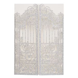 Elegante invito glitter argento tagliato a laser con intricato motivo floreale cavo