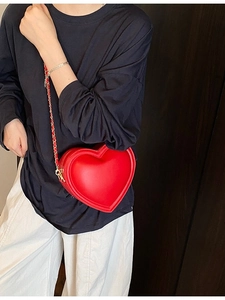 Borsa a Tracolla da Donna alla Moda a Forma di Cuore in Pelle PU con Catena Piccola Borsa Crossbody Colore Caramella per Festa