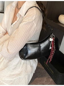 Women Minimalist PU Leather Hobo Bag Solid Color Shoulder Underarm Bag With Pendant Fashion Crescent Handbag For Daily Party