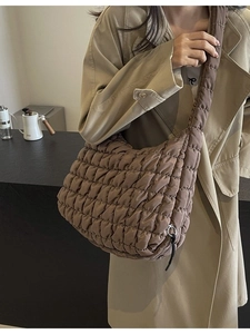 Women Large Capacity Quilted Puffer Tote Bag Casual Fabric Stitching Cloud Shoulder Bag Crossbody Bag For Everyday Use