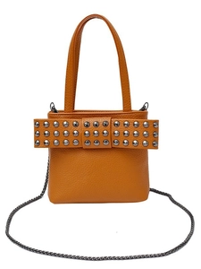 Sac seau orange à la mode avec nœud clouté géant et bandoulière en chaîne