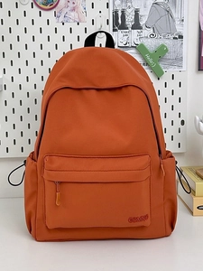Zaino minimalista in nylon arancione con ricamo GDMNR e ampie tasche laterali esterne