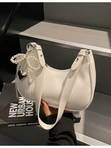 Damen Koreanischer Stil PU Leder Halbmond Achseltasche Künstliche Perlen Schleife Herz Anhänger Hobo Schultertasche Elegant Minimalistisch Handtasche
