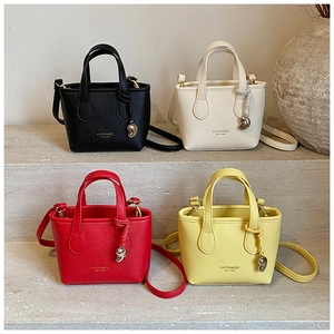 Mini borse a secchiello in pelle con logo del marchio e tracolle regolabili in quattro colori