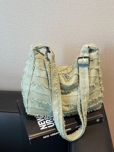 Women Large Capacity Canvas Tote Bag Frayed Edge Distressed Fringed Hobo Crossbody Bag Adjustable Strap Shoulder Messenger Bag