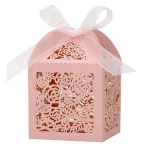Rosa lasergeschnittene Hochzeit-Süßigkeitenbox mit Rosen-Hohlmuster und weißem Band