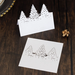 Marque-Places en Papier Sapin de Noël Découpé au Laser Cartes de Nom de Table de Renne Creuses pour Fête Dîner Mariage Décor Festif