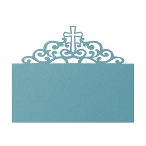 Carte de table de mariage bleu clair découpée au laser avec croix et motifs filigranes