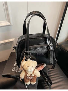 Borsa a Secchiello da Donna in Pelle PU Lucida a Tracolla Con Orsetto di Peluche Borsa a Mano Versatile per il Tempo Libero