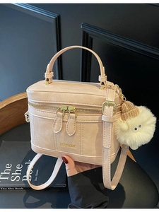 Sac à Bandoulière Boîte en Cuir PU pour Femmes Mode Style Coréen Mini Sac à Main avec Pendentif Mouton en Peluche