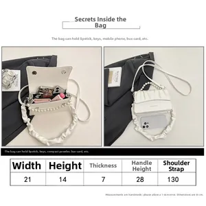Size chart showing 21x14x7cm dimensions for white pleated cloud shoulder bag