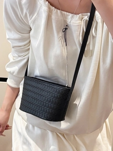 Women Fashion Woven PU Leather Crossbody Bag Small Square Intrecciato Shoulder Bag With Adjustable Strap Zipper Handbag