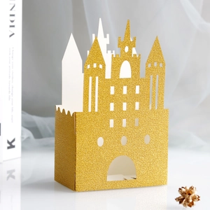 Boîte à bonbons château doré à paillettes avec design ajouré au laser pour mariage